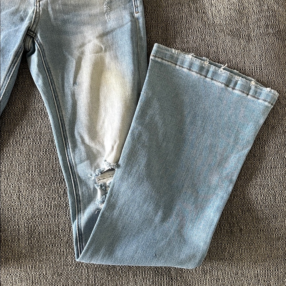BNWT KanCan Light Blue Distressed Jeans - Picture 3 of 10